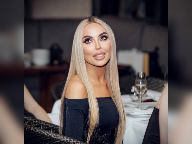 Adult webcam chat with LovelyEva