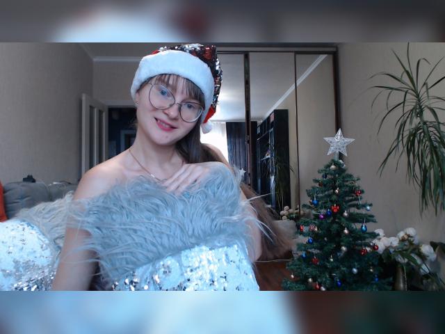 Welcome to cammodel profile for KiraLaGoldens: Kissing
