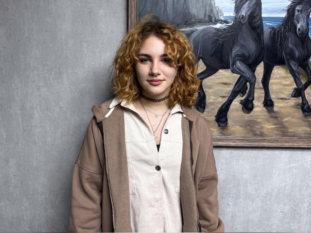 Welcome to cammodel profile for AminaS76: Nails