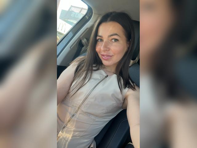 Why not cam2cam with TinaJumer: Nails