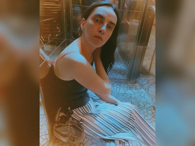 Connect with webcam model Xrystal: Ask about my Hobbies