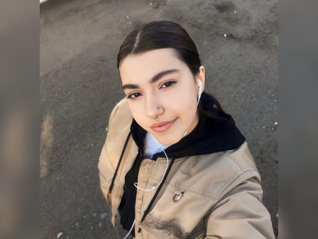 Explore your dreams with webcam model 00MamaRika: Ask about my other interests