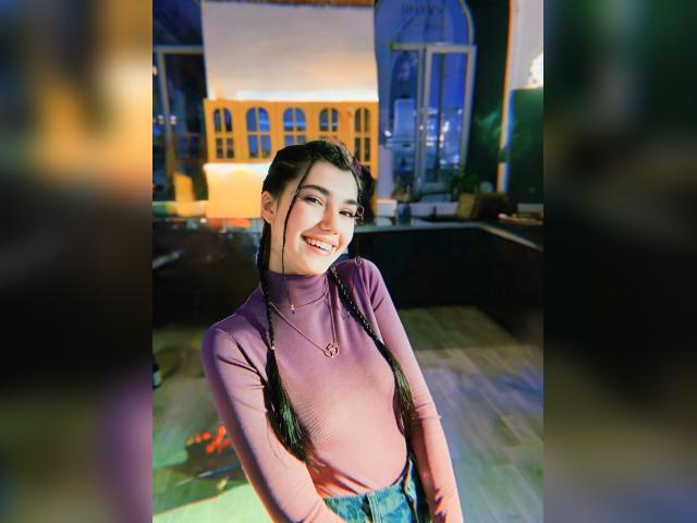 Connect with webcam model 00MamaRika: Ask about my other interests