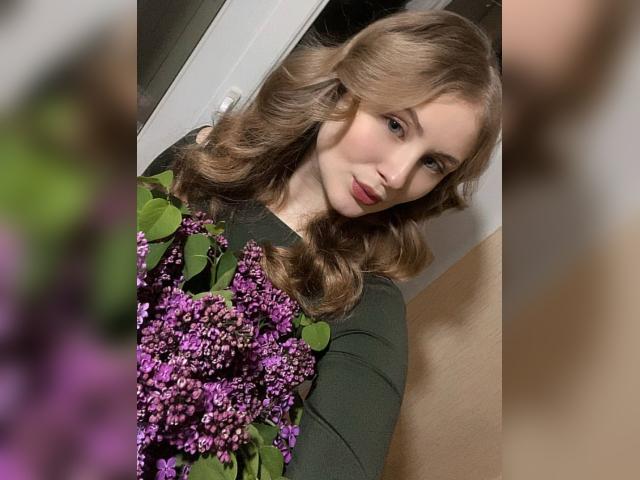 Adult chat with LadyRed1919