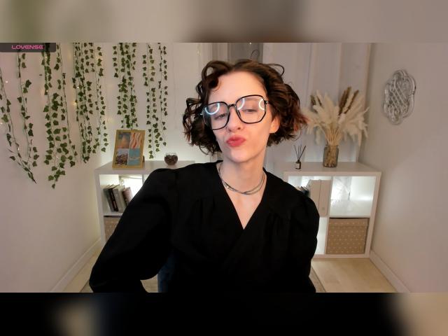 Welcome to cammodel profile for FrancescaSmit: Leather