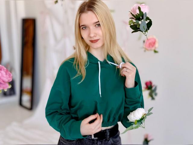 Welcome to cammodel profile for KarolinaRay: Lingerie & stockings