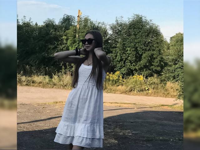Adult chat with CherryLips19