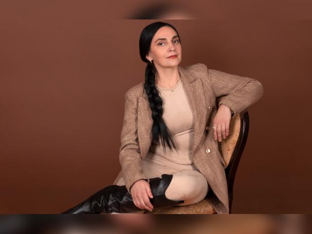 Adult chat with Xrystal: Music