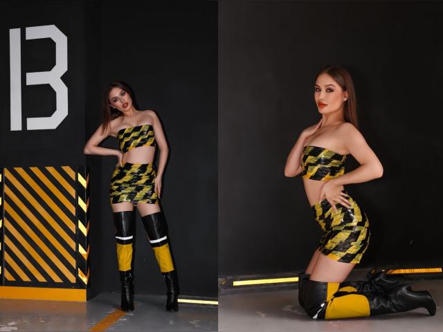 Adult chat with ChloeLavender: Leather