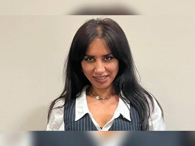 Welcome to cammodel profile for KandiKisa: Smoking