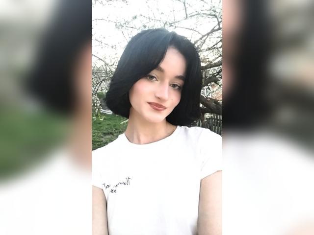 Welcome to cammodel profile for LunaPebble