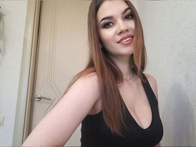 Watch cammodel Yantian: Outfits