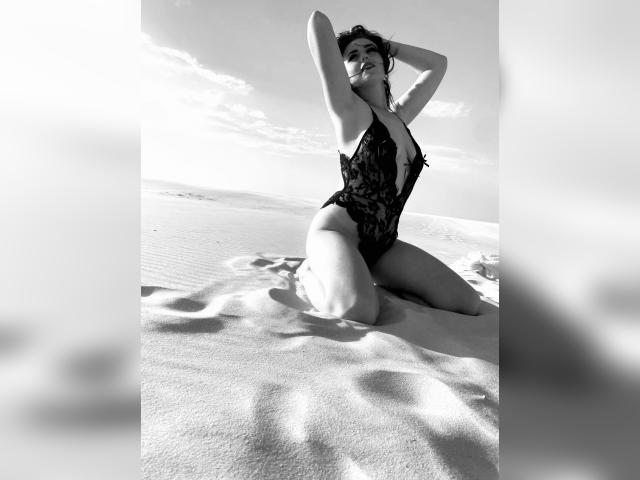 Adult chat with Kasandra222403: Nails