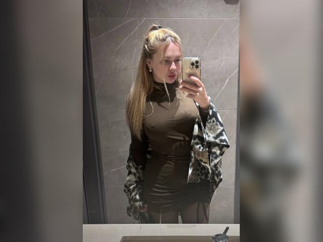 Welcome to cammodel profile for MiaMoonX: Dominatrix