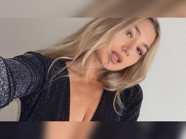 Welcome to cammodel profile for JanyLaski: Art