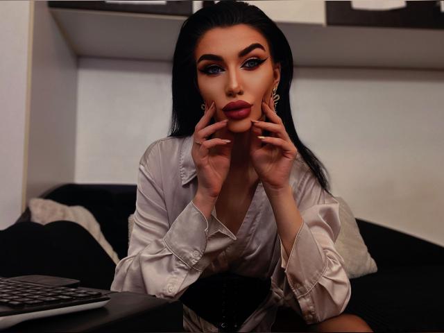 Why not cam2cam with AmandaBlaze: Leather
