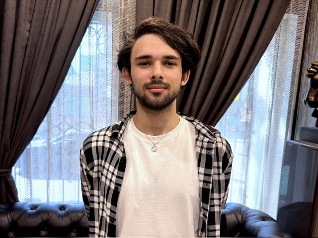 Adult webcam chat with CasperM18: Strip-tease
