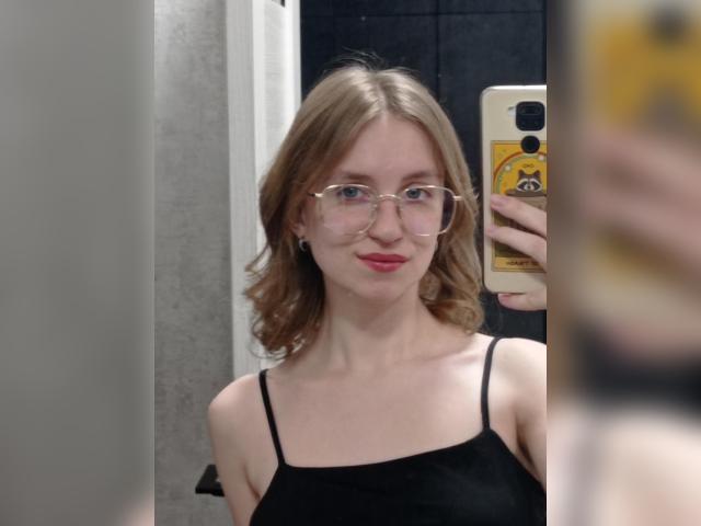 Welcome to cammodel profile for KimberlyS18: Nails