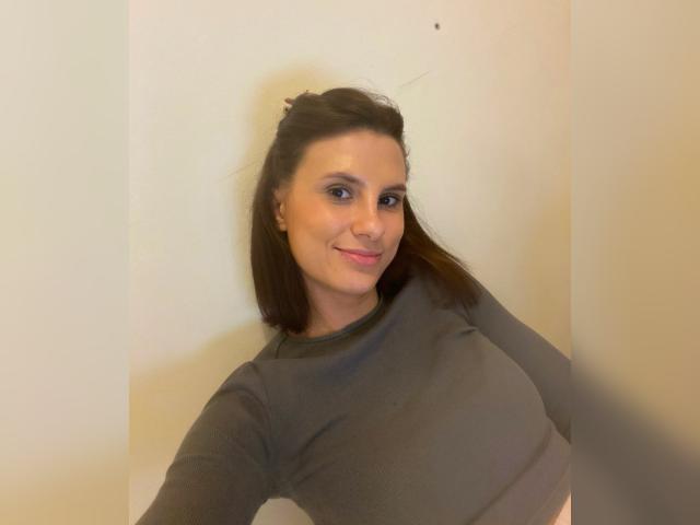 Welcome to cammodel profile for MiaPrestigo: Travel