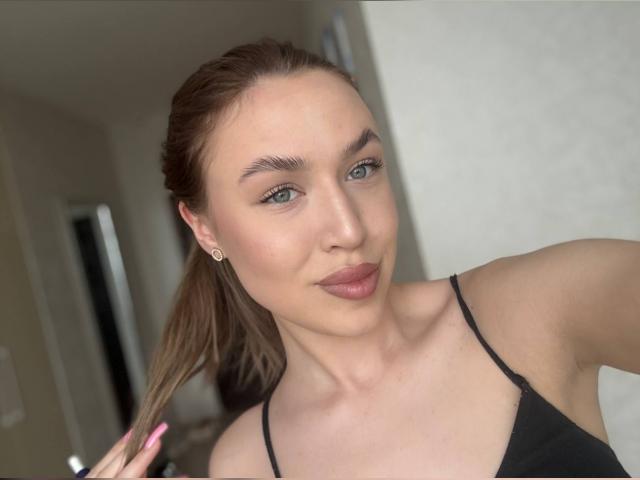Adult chat with yourstrawberry: Lingerie & stockings