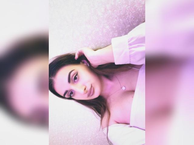 Welcome to cammodel profile for HoneyMira