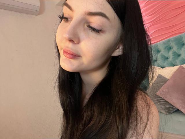 Welcome to cammodel profile for RuthLee: Nails