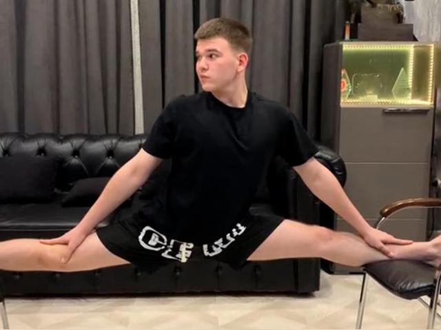 Welcome to cammodel profile for DonaldW32: Nipple play