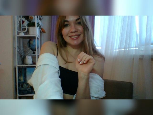 Welcome to cammodel profile for LunaWhisp: Legs, feet & shoes