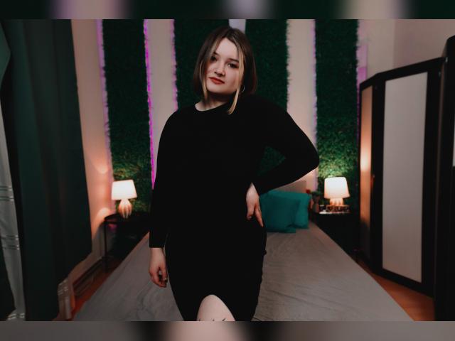 Welcome to cammodel profile for AliceWalters: Nails