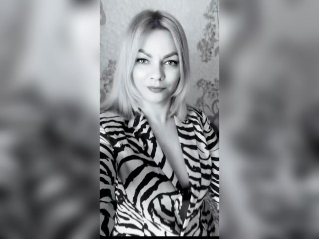 Adult chat with MolliTorres