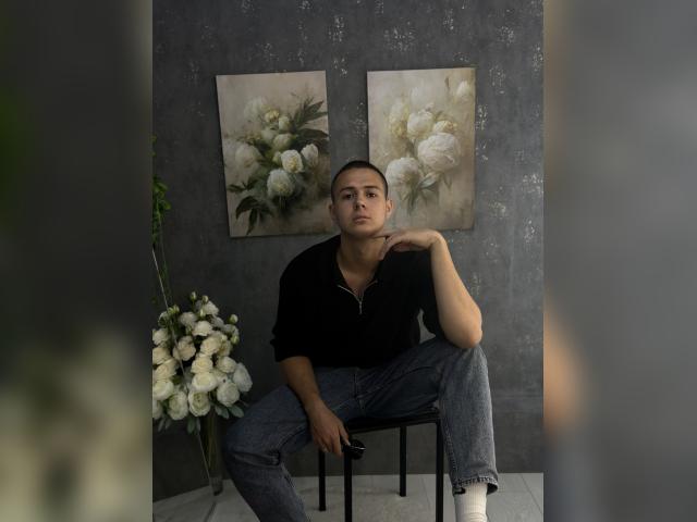 Adult webcam chat with DenzelF35: Masturbation