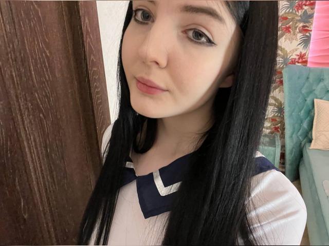 Adult chat with RuthLee: Piercings & tattoos