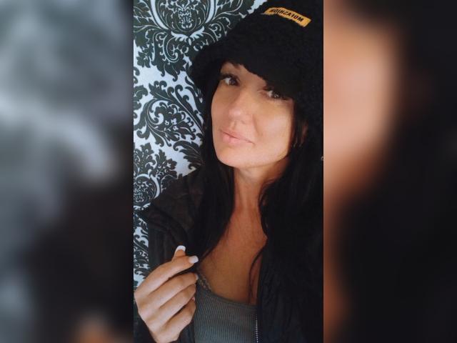 Why not cam2cam with Milana30