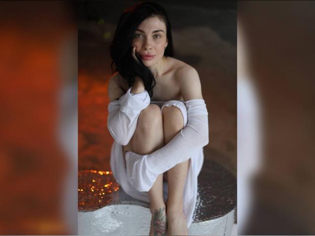 Adult chat with AliVibes