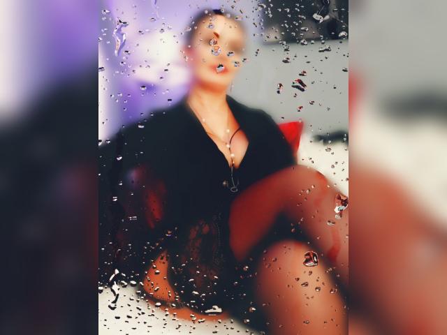 Welcome to cammodel profile for GoddessLara: Leather