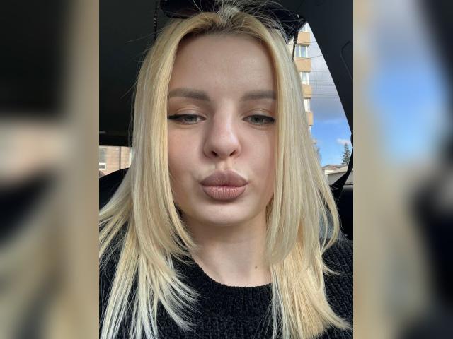 Adult chat with happyblond: Outdoor Activities