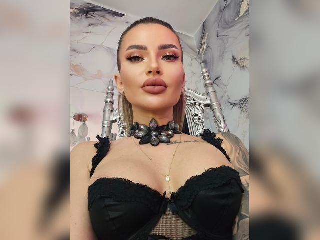 Why not cam2cam with AmiraBelle: Nails
