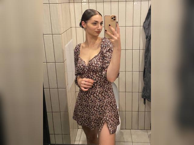 Welcome to cammodel profile for SoftDream: Smoking