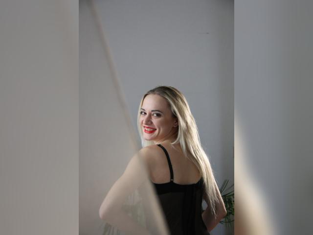 Why not cam2cam with lollyjull: Kissing