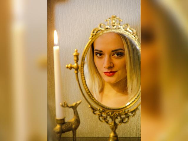 Welcome to cammodel profile for lollyjull: Dominatrix