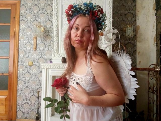 Welcome to cammodel profile for PerlaAmber: Outfits