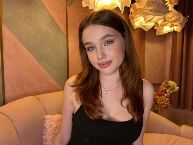 Connect with webcam model EvelinaRubio: Fitness