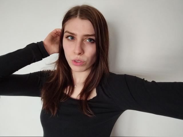 Why not cam2cam with PiaDesire: Glasses