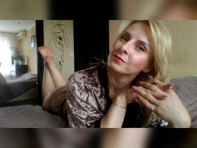 Why not cam2cam with MysteriousSoul: Nails