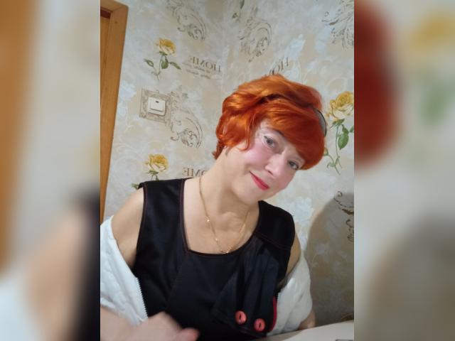 Explore your dreams with webcam model Eshli: Lingerie & stockings