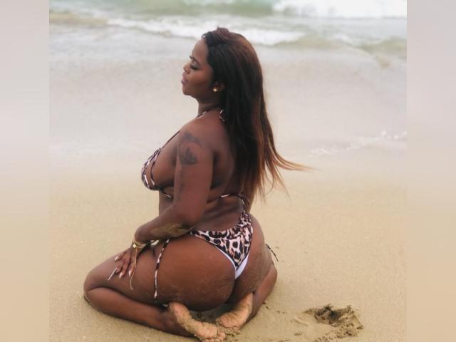 Welcome to cammodel profile for Deviouscurves: Dominatrix