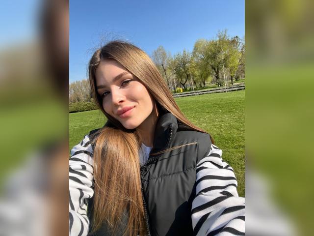 Welcome to cammodel profile for DiHot: Dancing