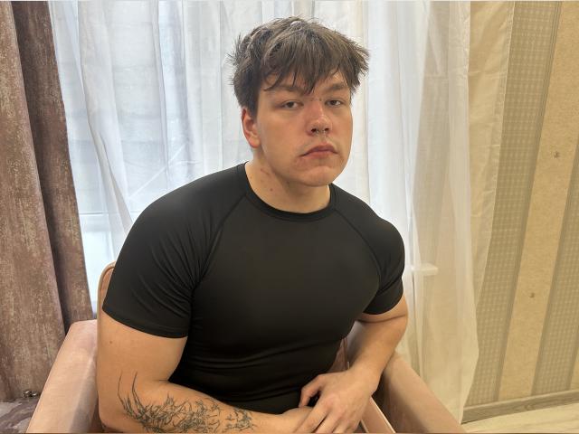 Adult chat with RonWhite: Piercings & tattoos