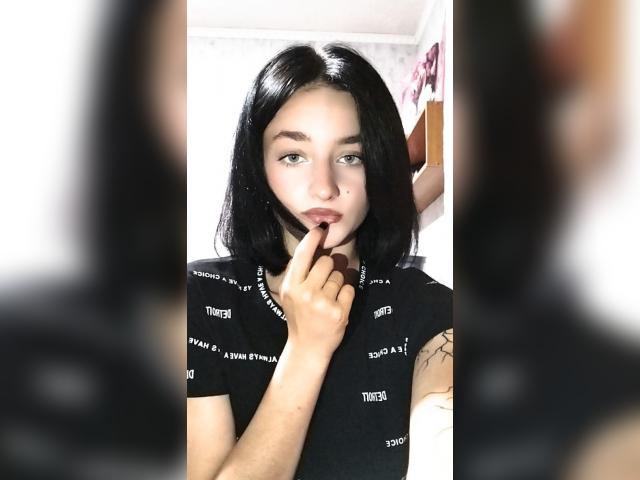 Welcome to cammodel profile for LunaPebble