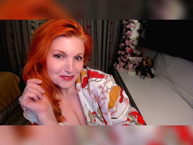 Adult chat with AlmazFireFoxOne: Legs, feet & shoes